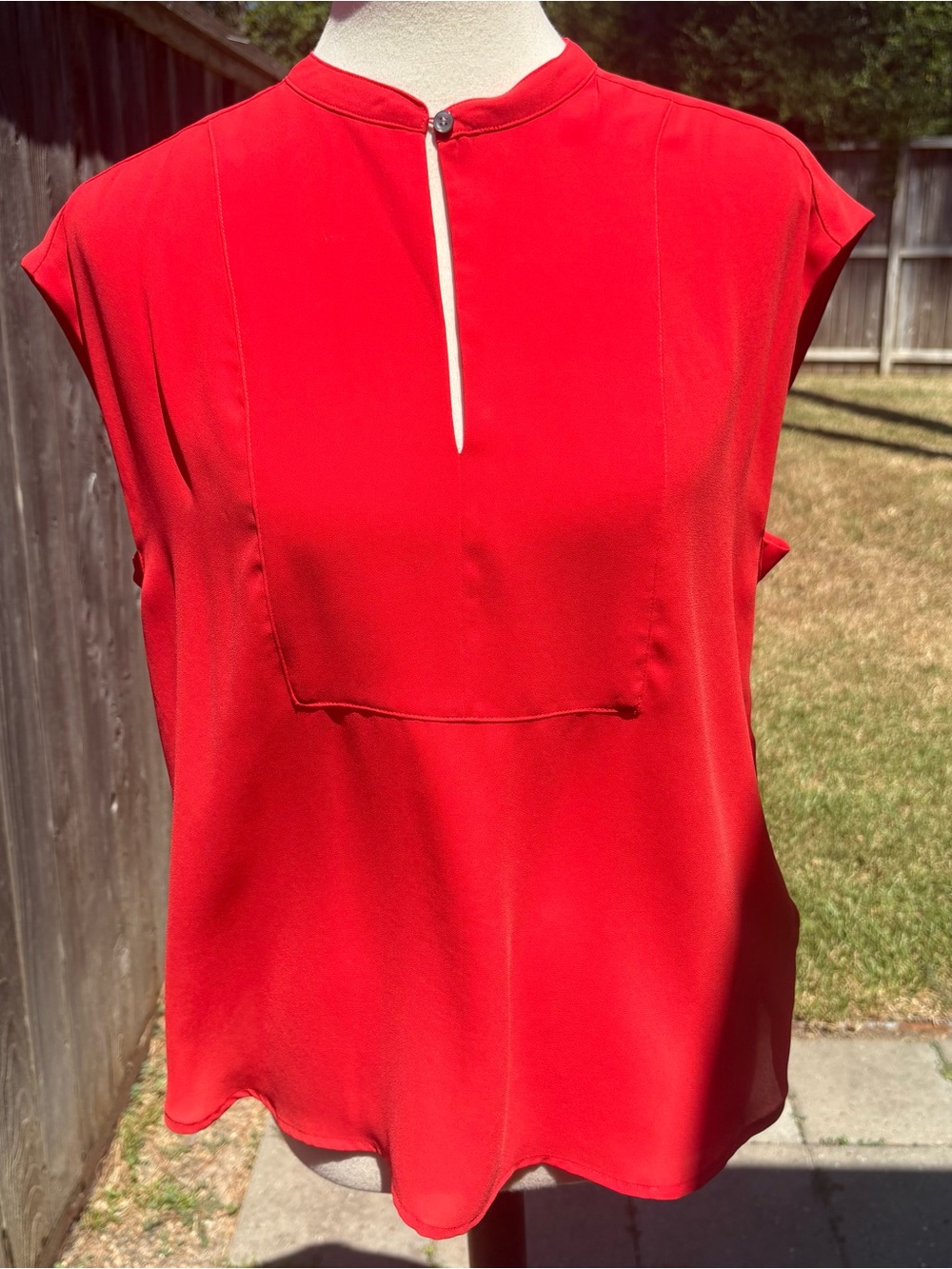 J. Crew 365 Red Sleeveless Keyhole mandarin collar Blouse